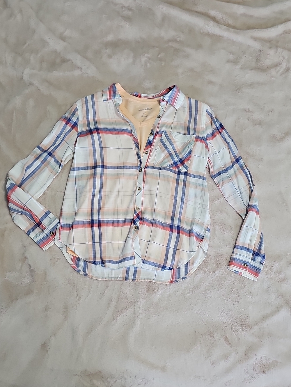 Maurices Light Plaid Button-Up Shirt with Universal Threads Peach V-neck Tee